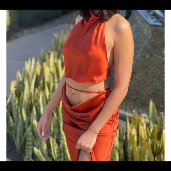 Beautiful satin halter top skirt set in burnt orange. - Picture 2 of 4